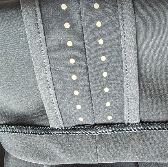 Lululemon On The Move Pant *Lightweight True Navy 💙 color Size 8 Inseam 27" - Picture 15 of 15